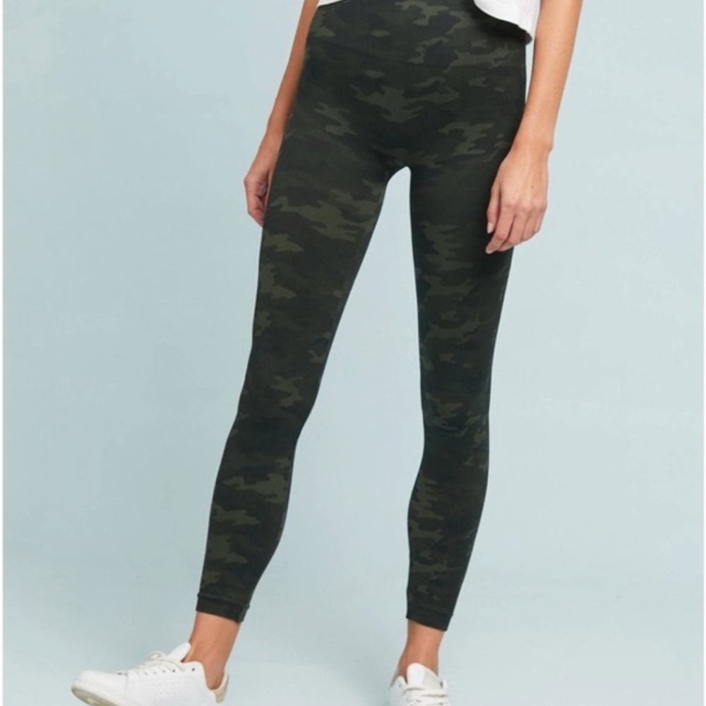 Spanx Look at Me Now Seamless High Waist Legging in Green Camo Size Medium (M)